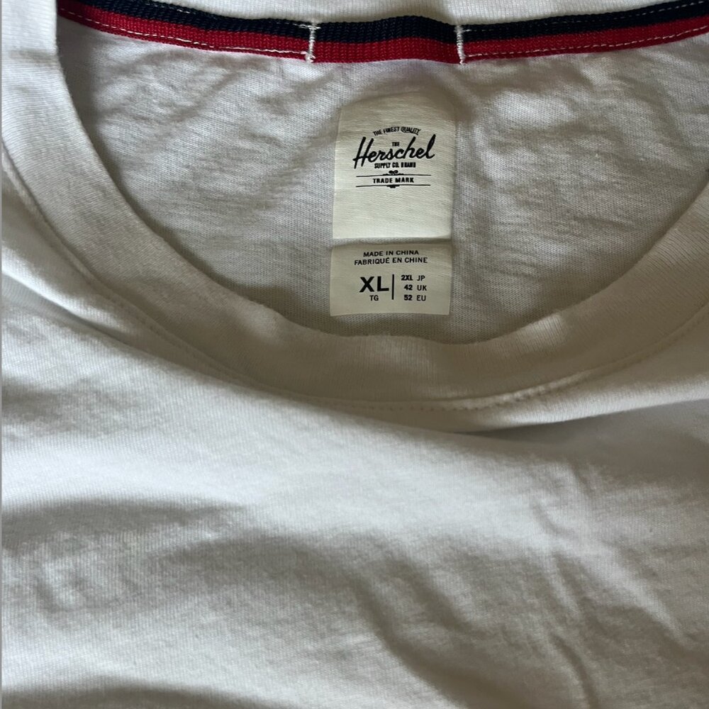 Herschel Supply Men’s T-shirt - XL